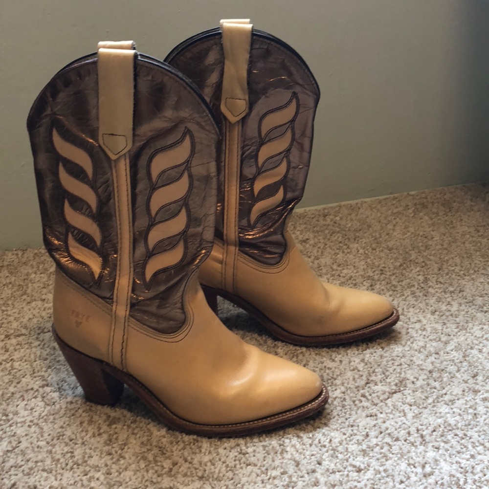 Vintage Frye cowboy boots. 6.5